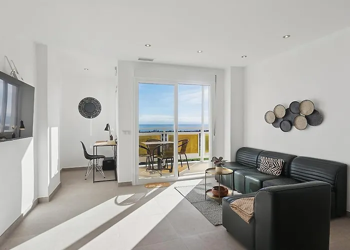 Apartment Sea View, Balconies, Pool, Walk To Puerto Banus Marbella