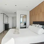 Sea View, Balconies, Pool, Walk To Puerto Banus 아파트 마르베야