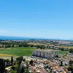 아파트 Sea View, Balconies, Pool, Walk To Puerto Banus *