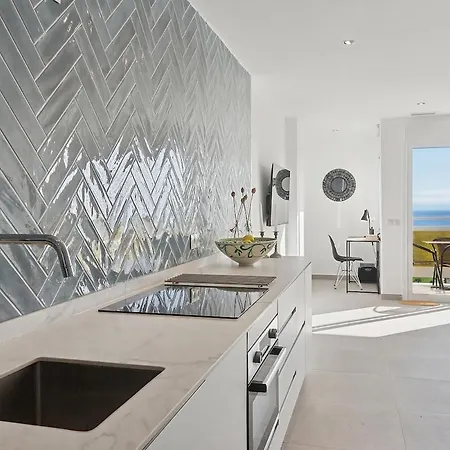 Sea View, Balconies, Pool, Walk To Puerto Banus * Μαρμπέλλα