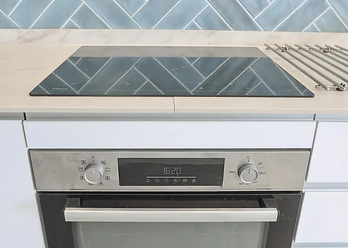 Sea View, Balconies, Pool, Walk To Puerto Banus Appartamento