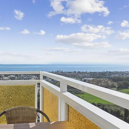 Sea View, Balconies, Pool, Walk To Puerto Banus Апартаменти Марбелья